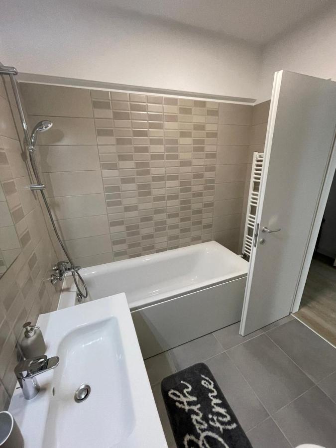ياش Lara 65 - Cozy & Modern Apartment @ Conest المظهر الخارجي الصورة